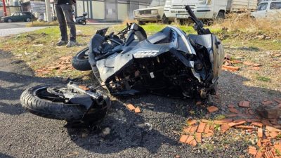 Bandırma ilçesinde otomobil ile motosikletin çarpıştığı trafik kazasında 2 kişi